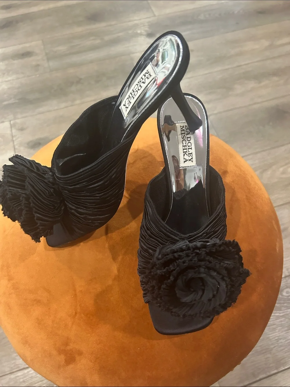 Badgley Mischka Black Rosette Slide Mules - Picture 1 of 5